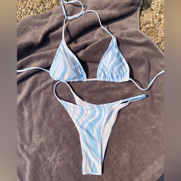 3 piece wavy/wave print bikini set - Picture 2 of 2